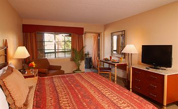 The Grand Hotel 004